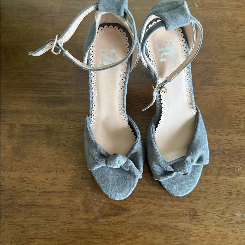 Knot Front Ankle Strap Heeled Sandals - Gray